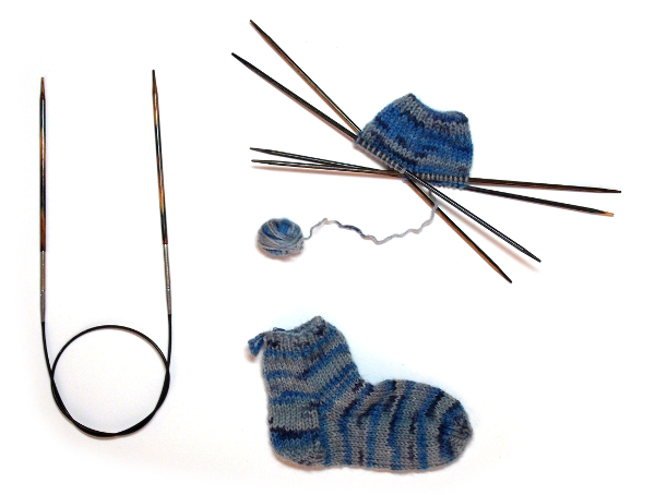 Atelier pour apprendre les différentes étapes pour tricoter des chaussettes et réalisation d'une mini chaussette