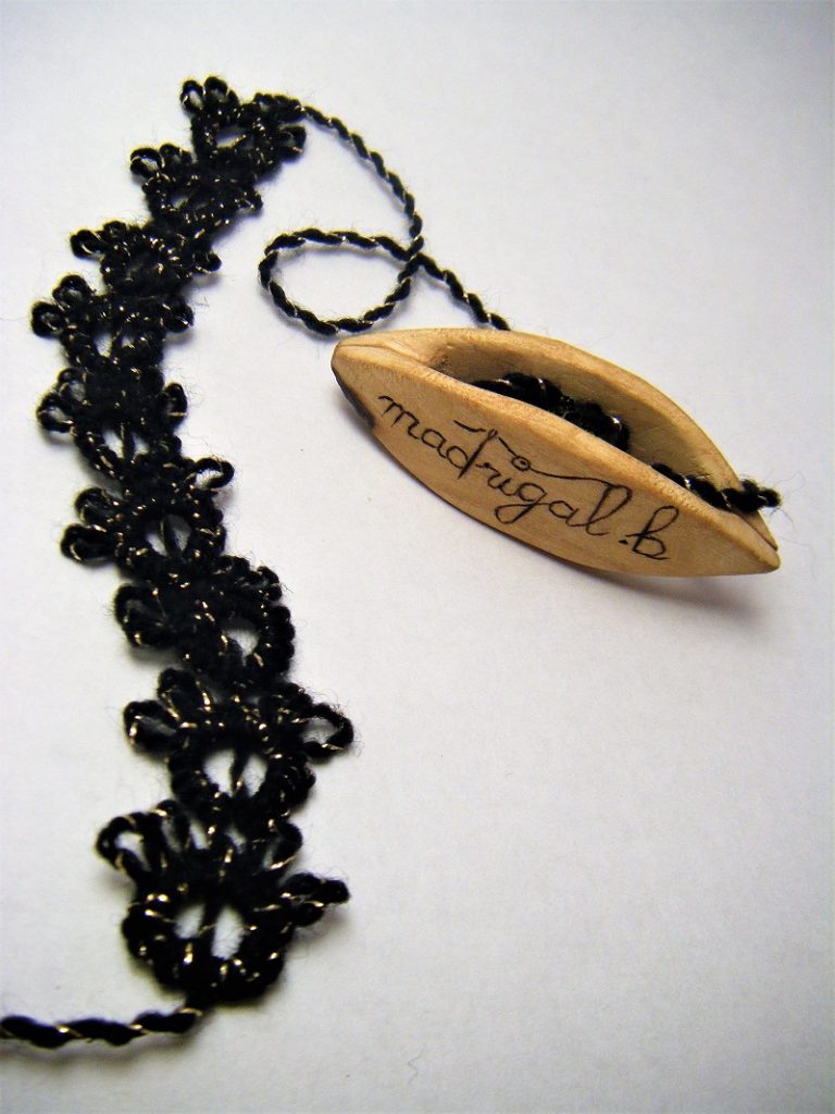 Atelier d'initiation à la dentelle aux navettes et réalisation d'un bracelet